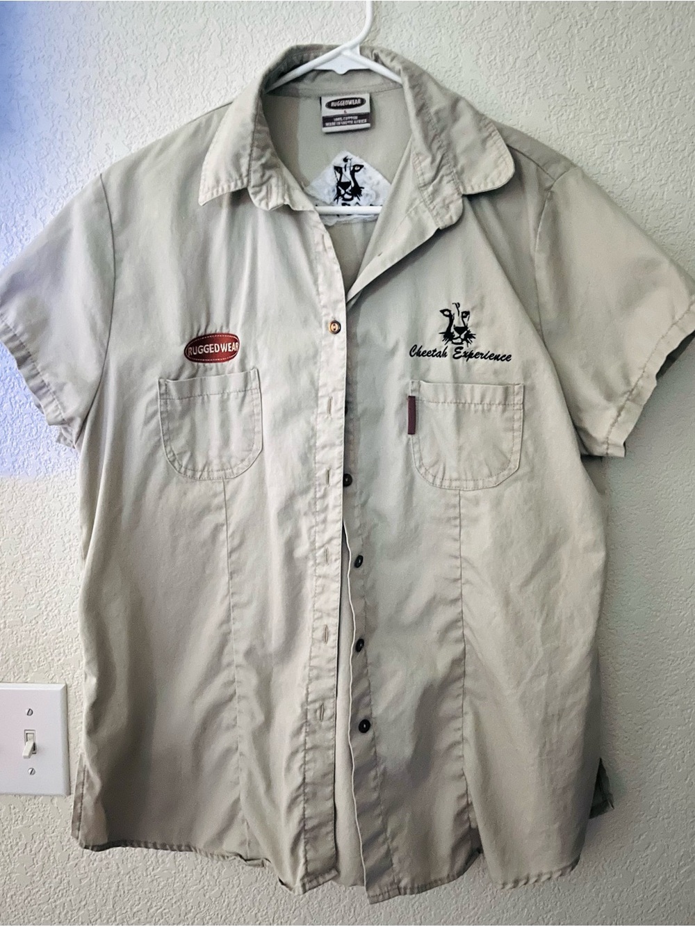 Short-Sleeve Beige “Cheetah Experience” (South Africa) Work Shirt